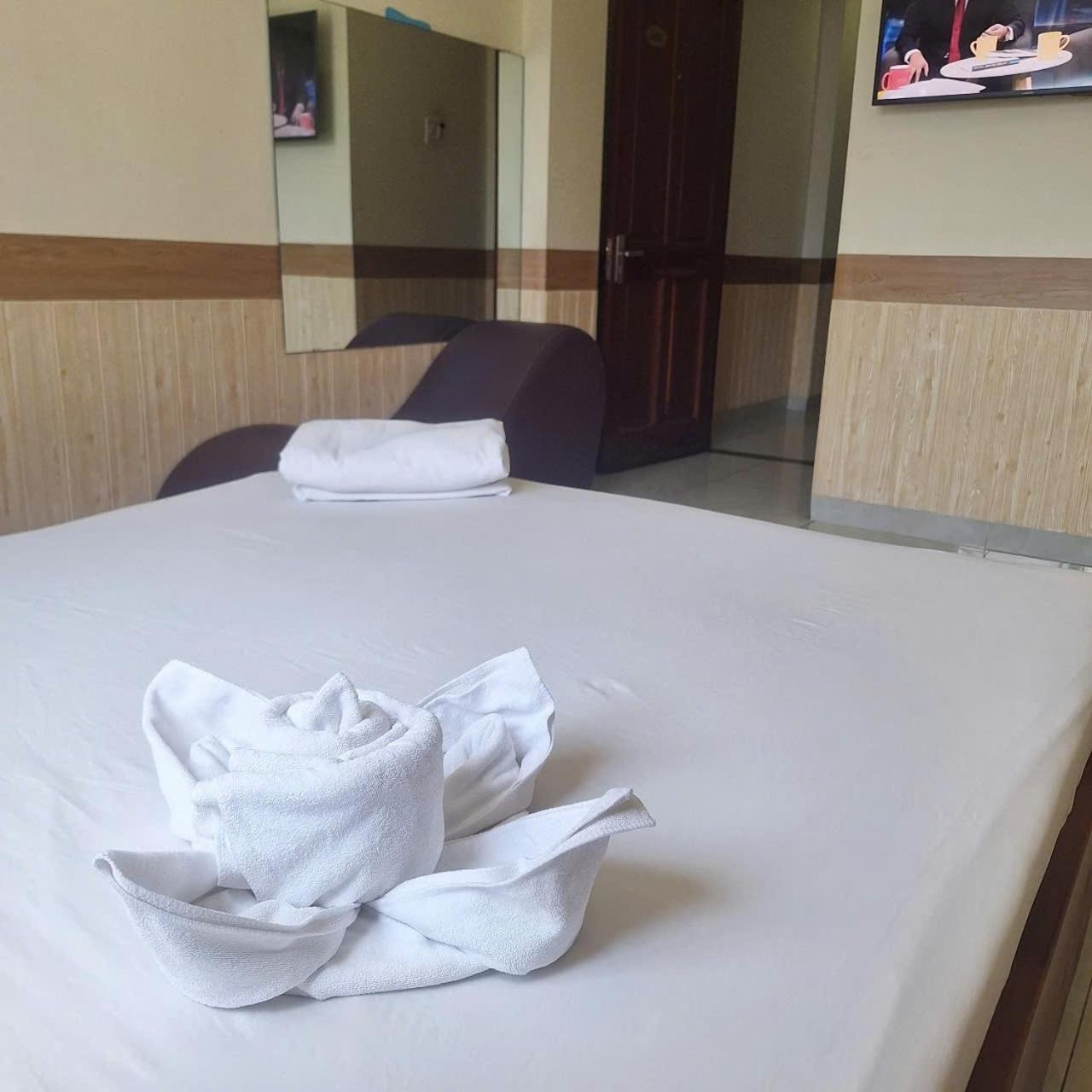 Khách sạn Damry